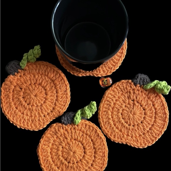 4 Crochet Coasters Handmade By Seller - Pumpkin Set - 100% Cotton - Picture 3 of 6